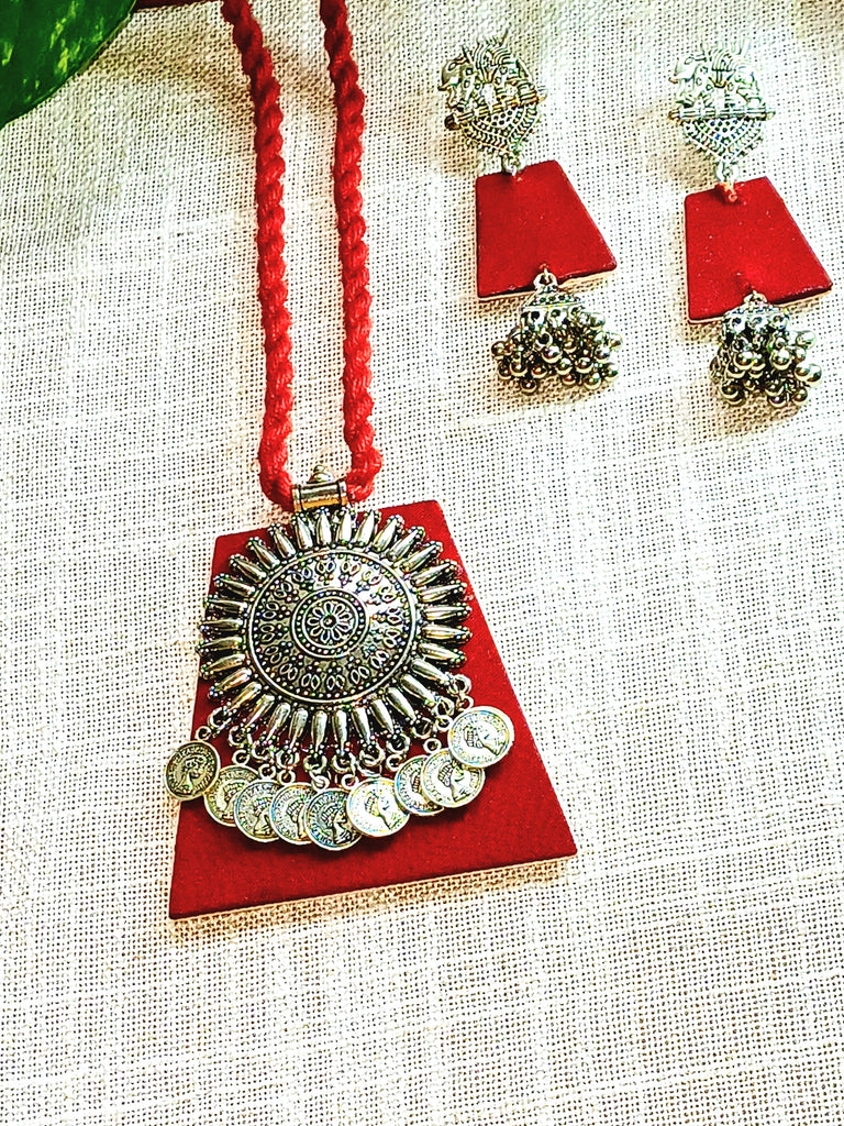 Maroon dori pendent