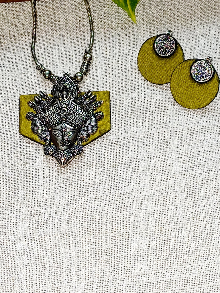 durga chain pendent