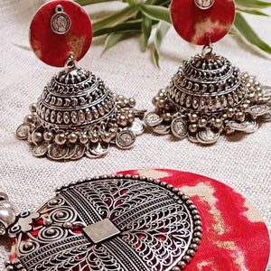 RED FEBRIC CHAIN PENDENT
