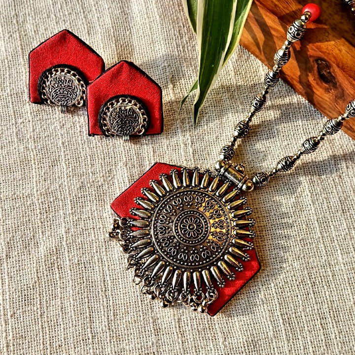 Sun style pendent set