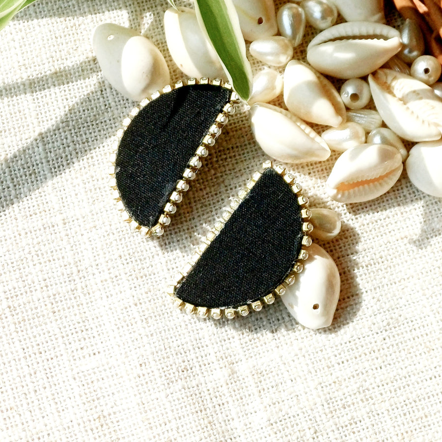 Black Round earrings